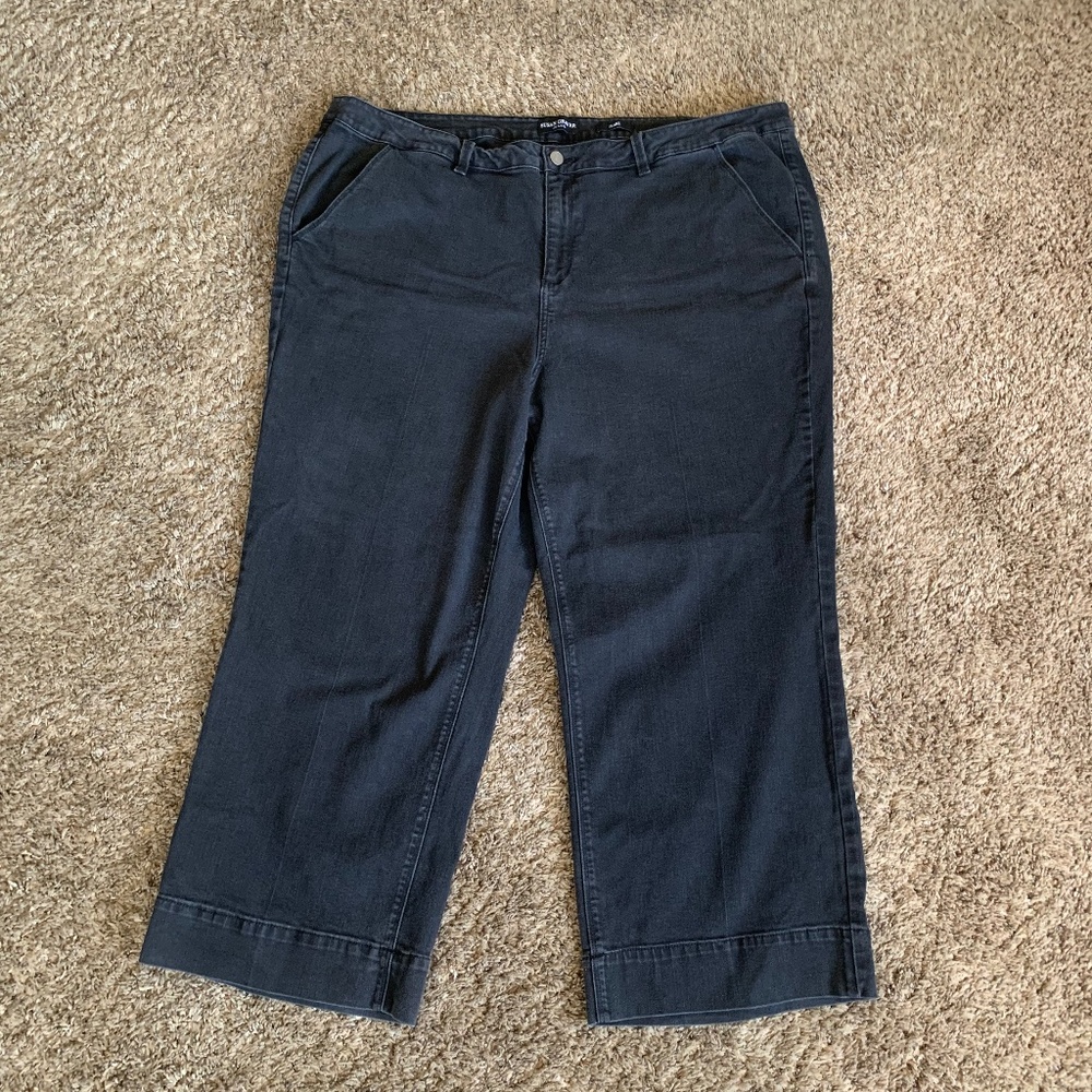 Susan Graver Black Flare Jeans 28WP Classic City Preppy